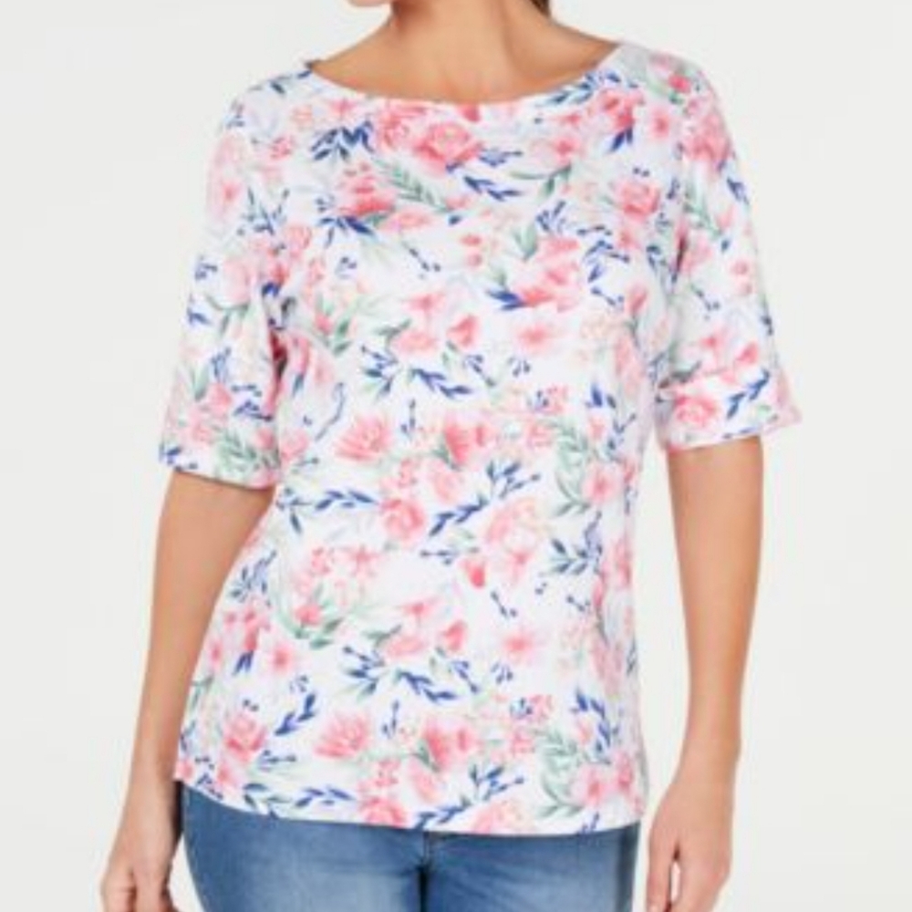 Karen Scott pink poppy floral boat neck cuffed short sleeve top. Size 1X